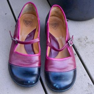 John Fluevog 9.5 Fellowship Mary Janes